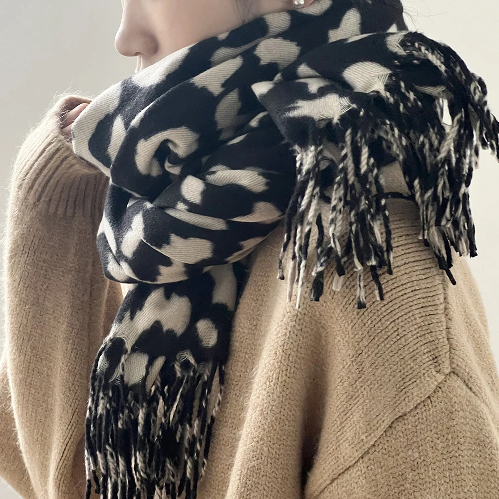 2024 женские зимние теплые шарфы с леопардовым принтом и кисточками по подолу