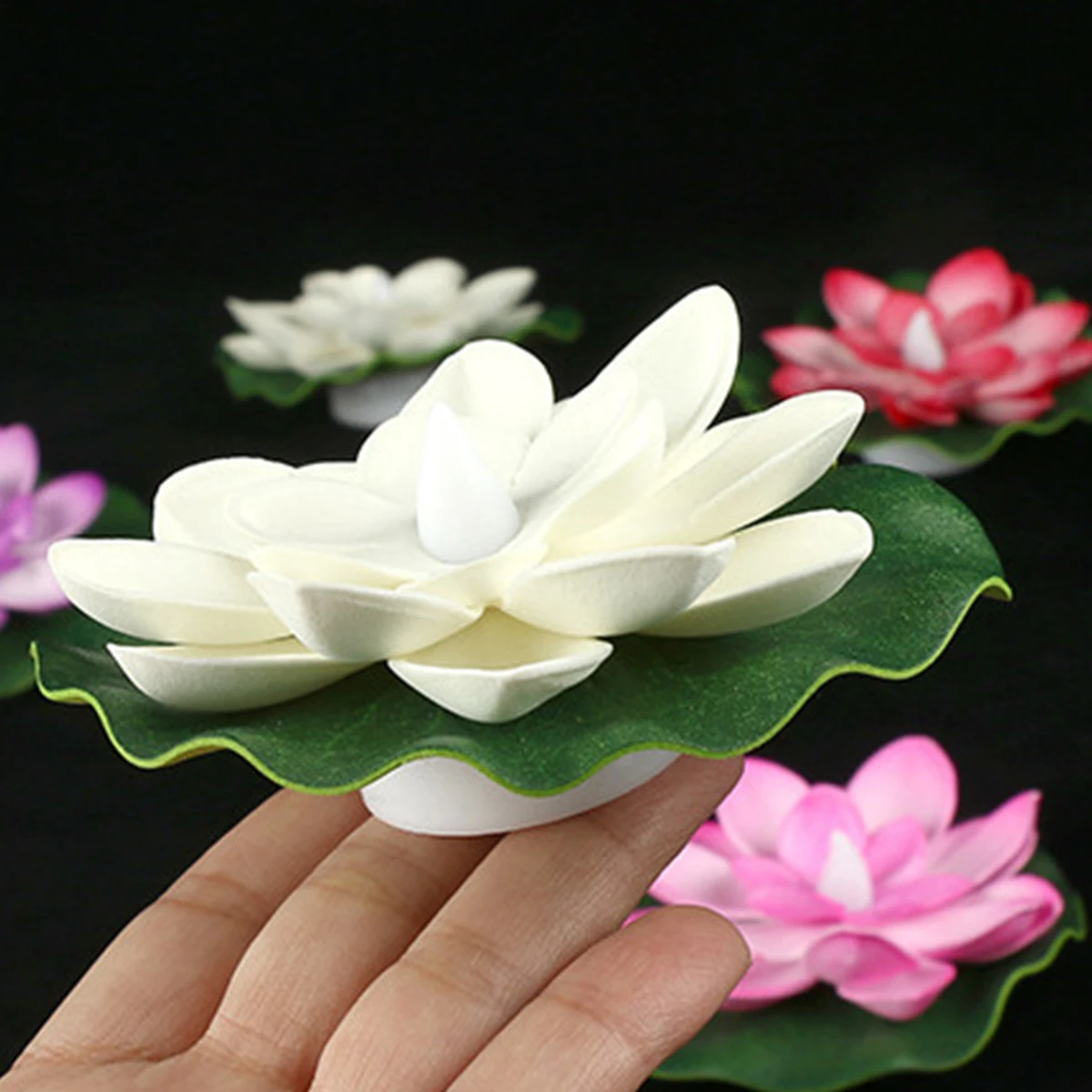 15 / 10 CM Сезон фонарей Плавающий индукционный лотос Белый аккумулятор