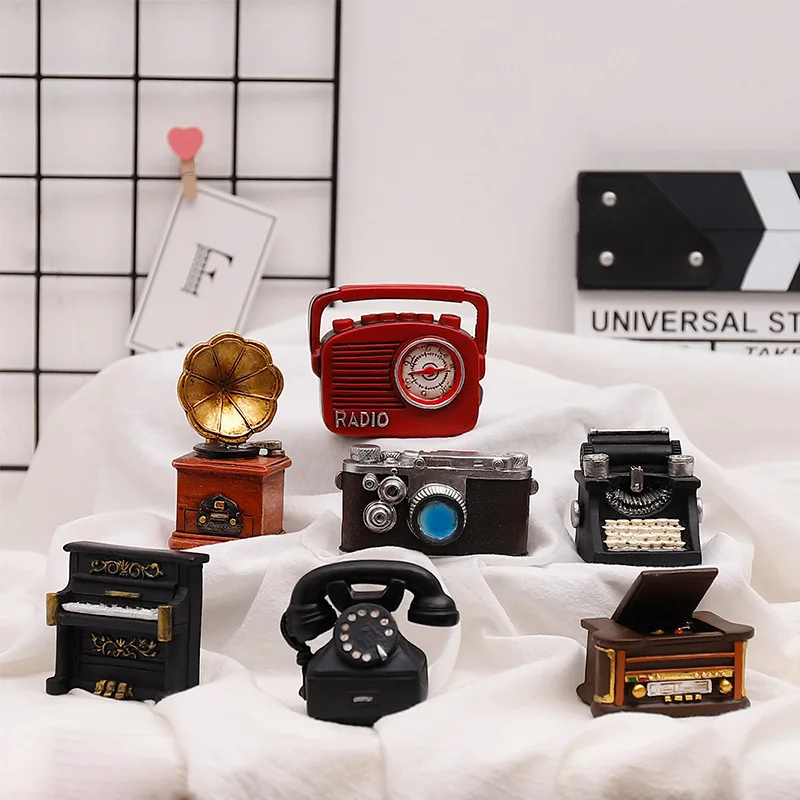 

European Retro Nostalgic Mini Small Ornaments Creative Resin Telephone Set Camera Living Room Wine Cabinet Decorations