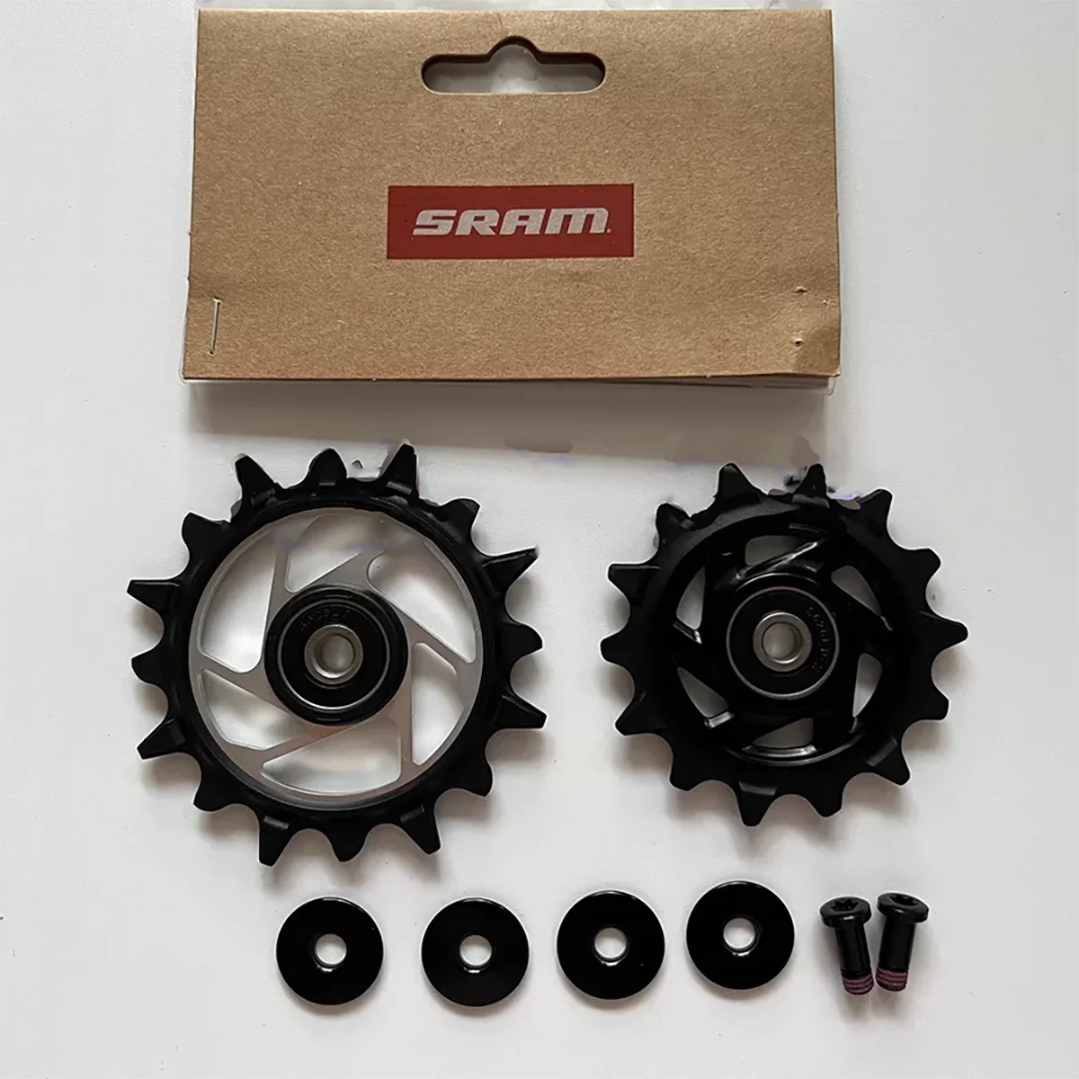 Фото Комплект роликов SRAM XX SL T-Type 11.7518.104.006 |   Волшебное колесо с антиблокировочной системой |   Верхний шкив 14T и нижний шкив 16T |   Стальные подшипники |   AXS №4