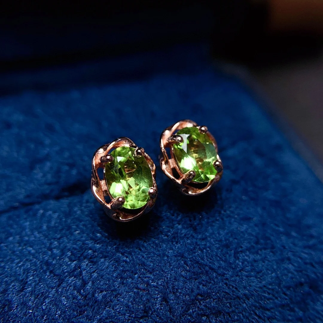 

Natural Peridot Stud Earrings Japanese and Korean Fashion 925 Silver Plated Inlaid Crystal Stud Earrings