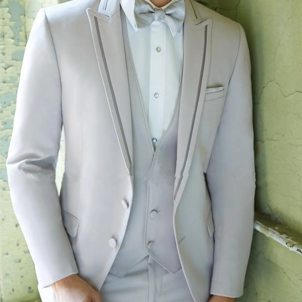 

2022 New Grey Peaked Lapel Men's Slim Fit 3 Pieces Suits Two Buttons Men Business Wedding Tuxedos Prom Suits Traje De Hombre