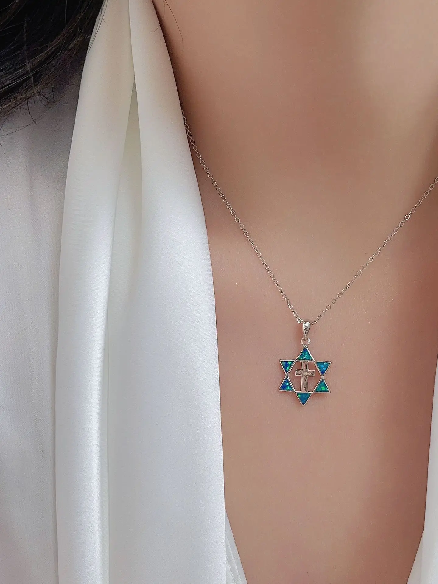 

2023 European and American fashion versatile s925 sterling silver six pointed star cross shaped men's and women's necklace