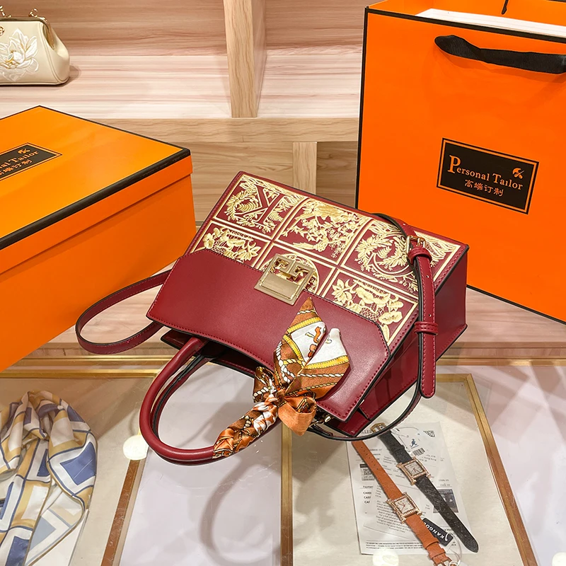 Красная Свадебная сумка с вышивкой для мамы и невесты бабушки через плечо модная