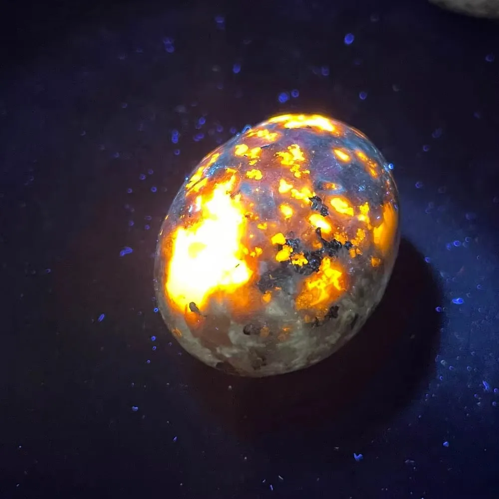 

Натуральный кристалл Yooperlite для дома