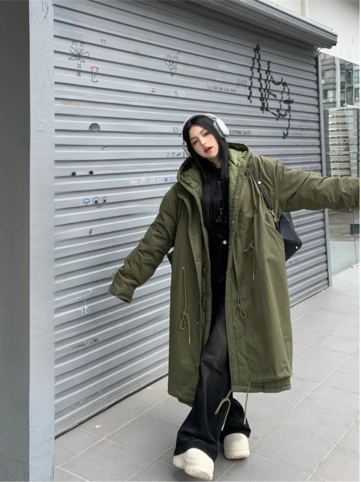 Теплая утолщенная куртка больших размеров на хлопковой подкладке верхняя одежда