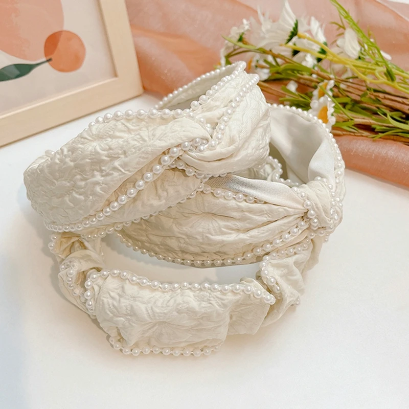 

Повязка на голову с бантом, украшенная жемчугом, аксессуары для волос для женщин, милый обруч для волос, лето 2022, новый популярный женский те...