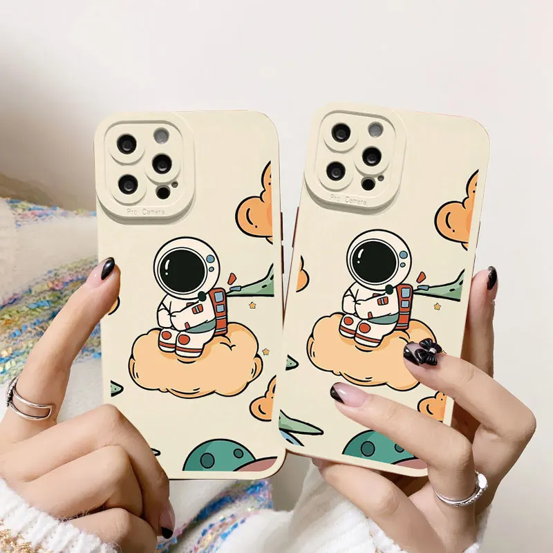 

Cartoon Outer Space Astronaut Planet Phone Cases For iPhone 12 7 8 14 Plus SE 2020 X XR XS 11 14 13 Pro Max Soft Silicone Covers
