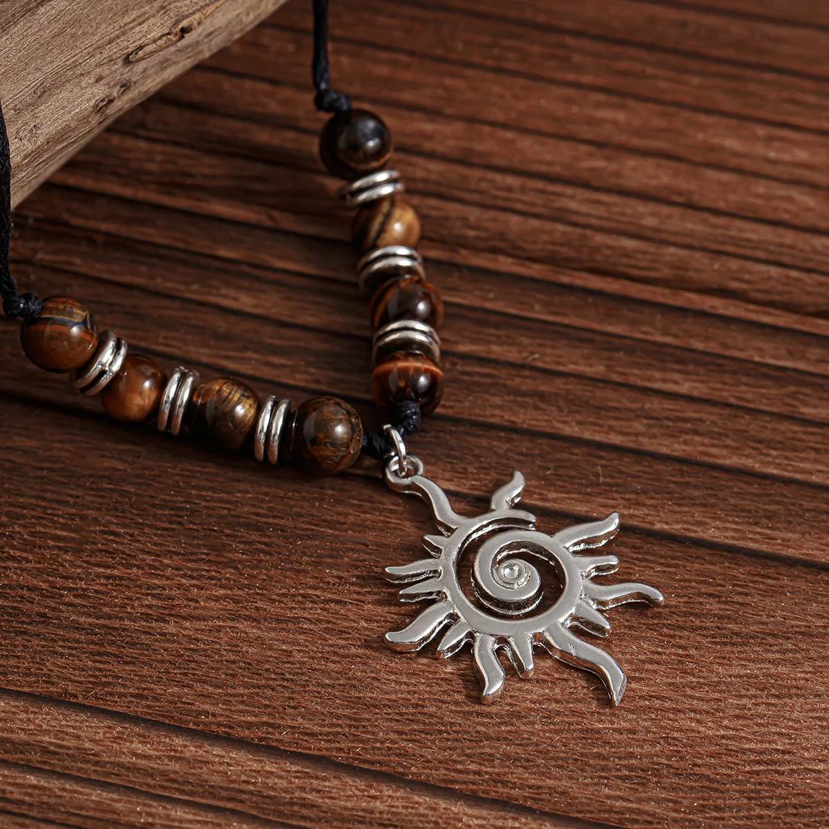 Мужское ожерелье из тигрового глаза