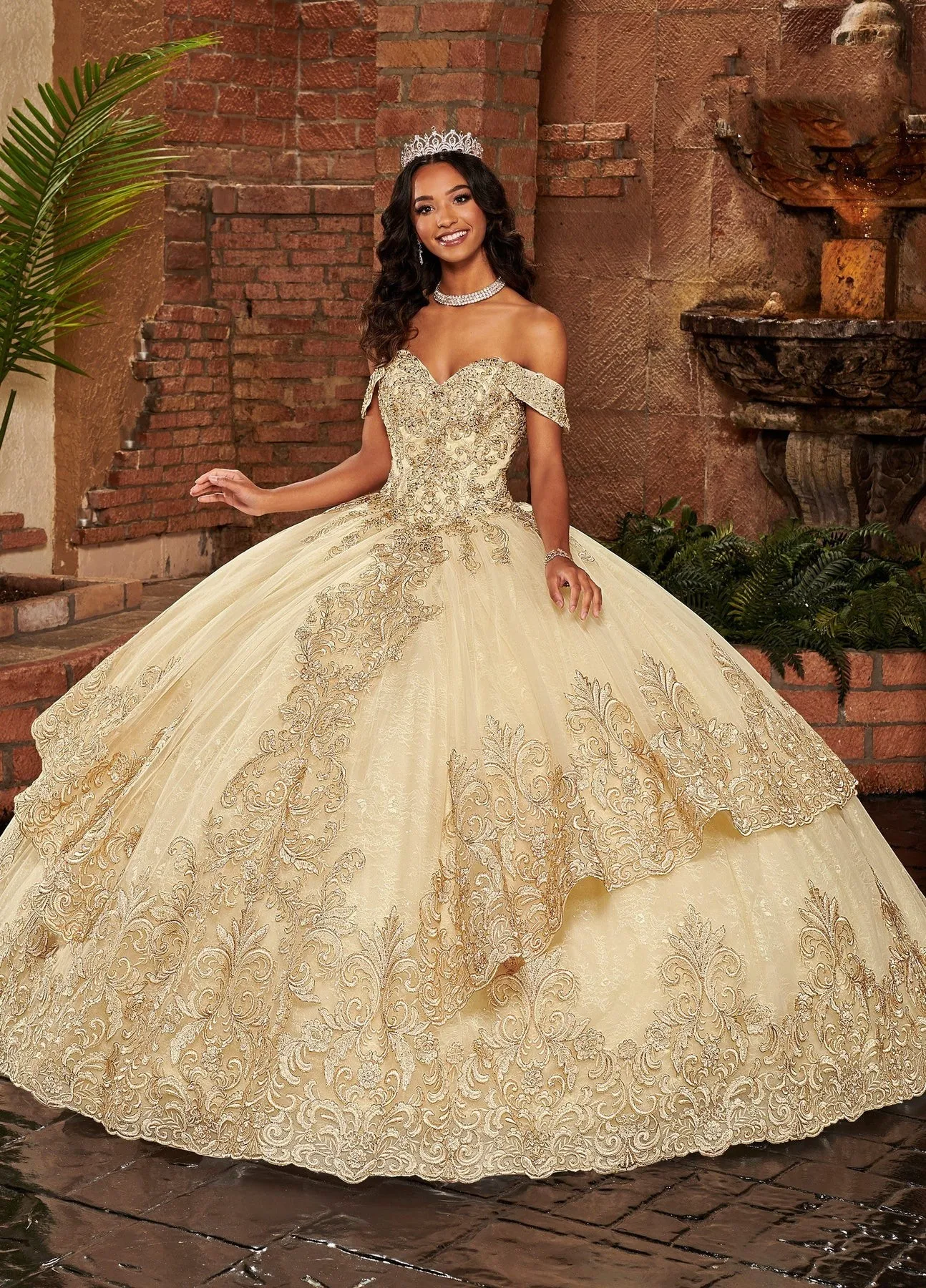 

Champagne Charro Quinceanera Dresses Ball Gown Sweetheart Tulle Appliques Puffy Mexican Sweet 16 Dresses 15 Anos
