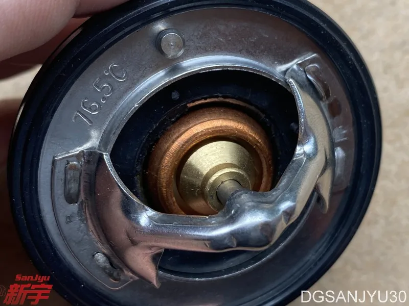 Термостат двигателя PAJERO V26V36V46V76V66V86V96 L200 K57K77 4M40 4M41 ME200262 ME191593 76 5 °C