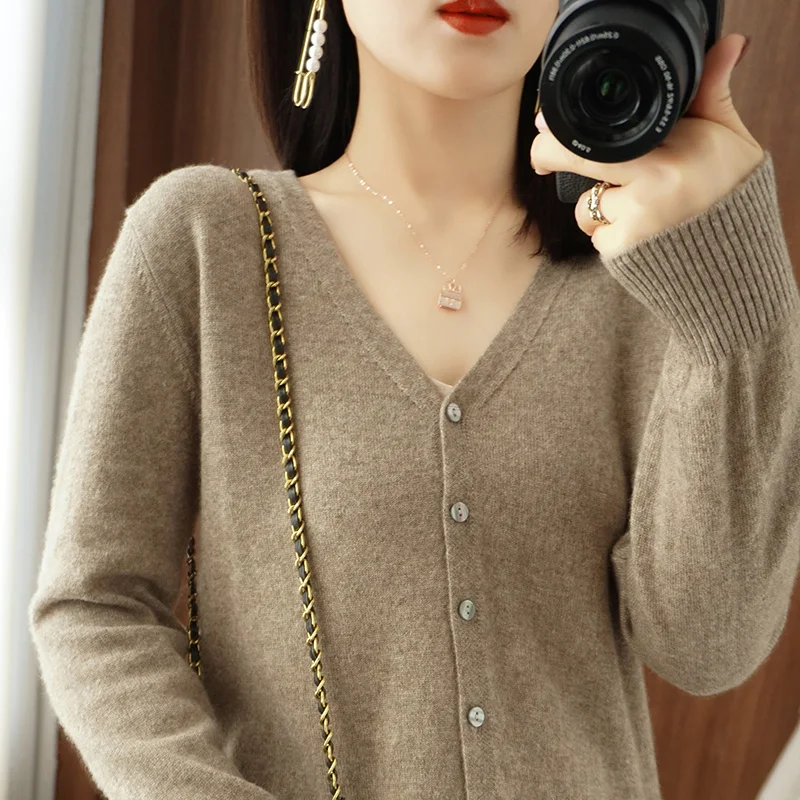Classic Wool Cardigan Women Knitted Cashmere blend Sweater V- Neck Long Sleeved Single Breasted Buckle High-quality Loose Tops