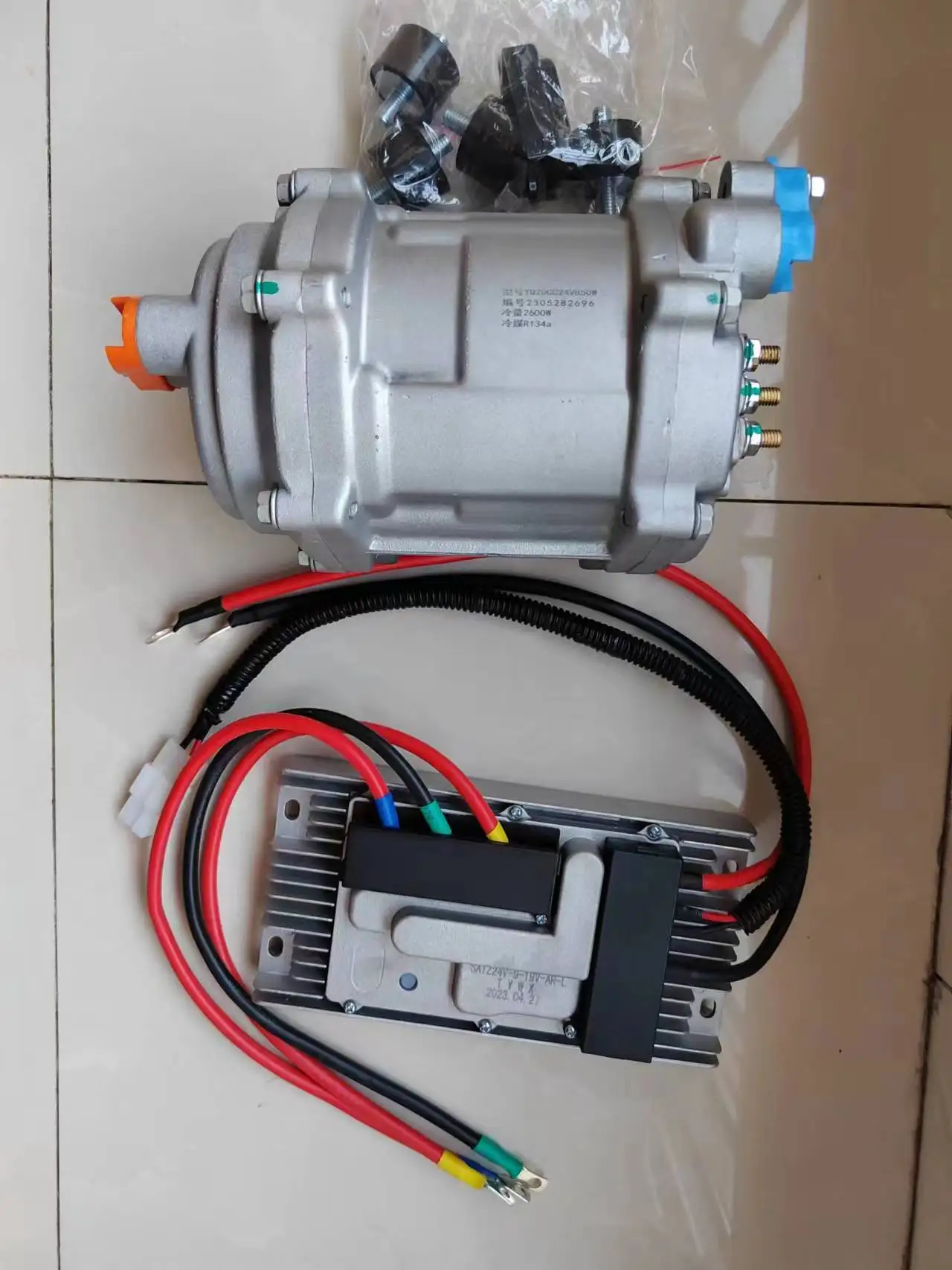 

Truck Truck RV Modification Parallel Universal 12/24V Parking Air Conditioner Electric Compressor with Controller