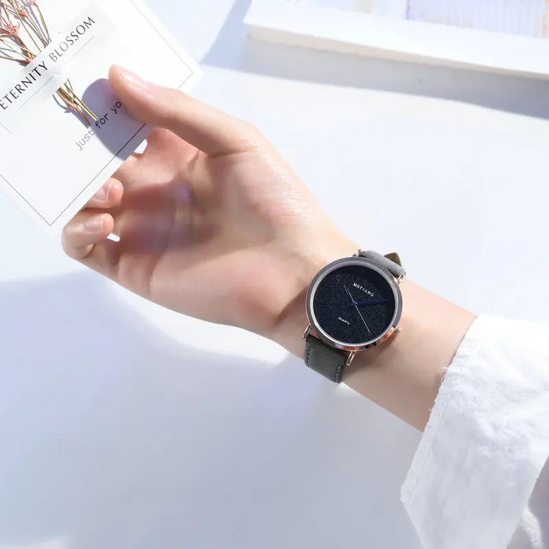 

Fashion Round Quartz Simple Dial Casual Wrist Watches Leather Strap Fashionable Clock Waterproof Wristwatch for Women