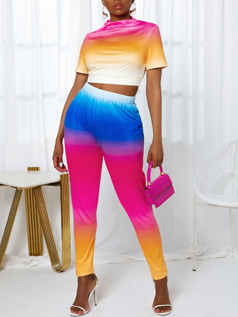 Летний комплект из шорт и топа с градиентными брюками