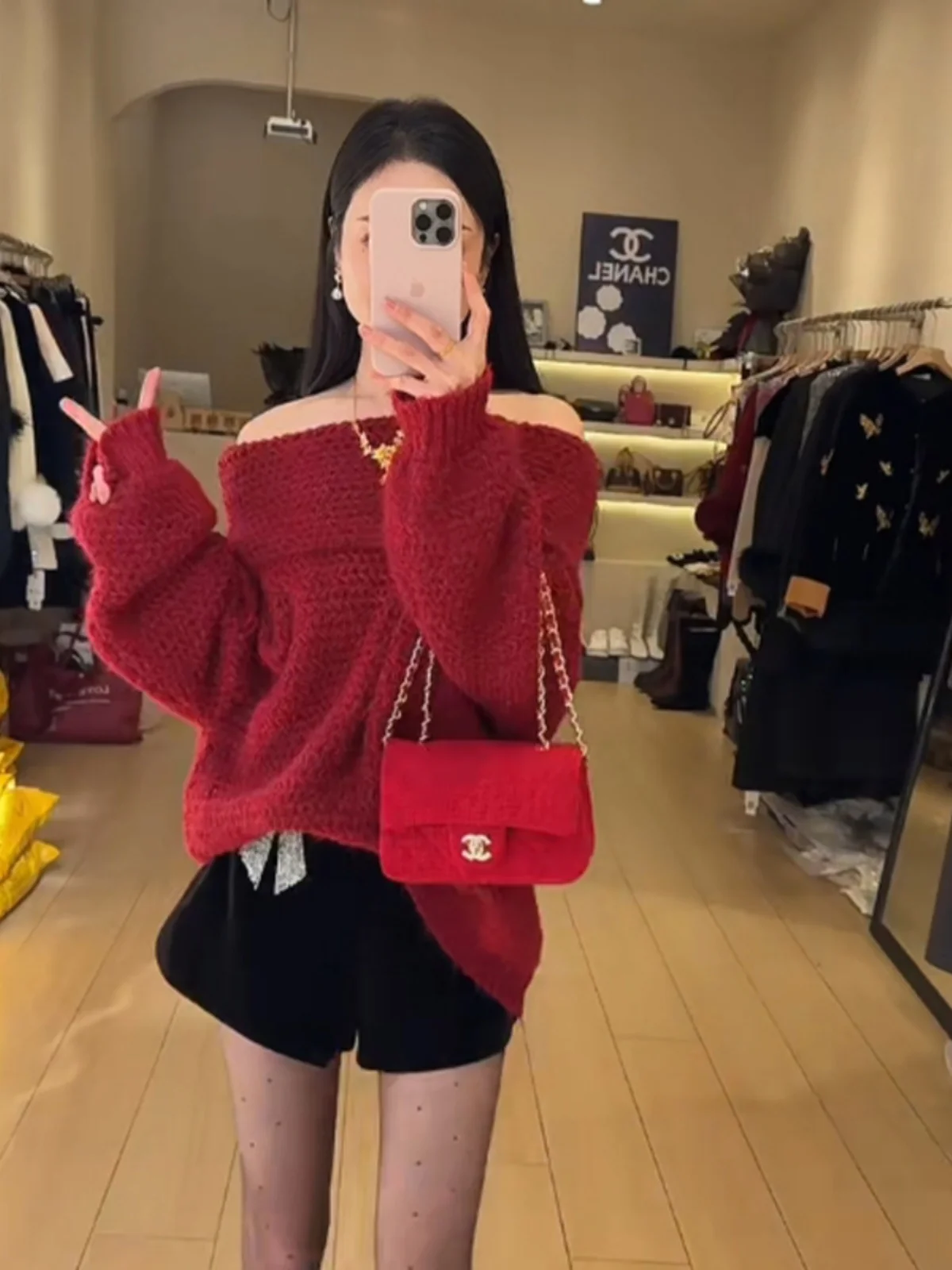 Новогоднее новогоднее пальто Armor Красный яркий шелковый свитер с открытыми