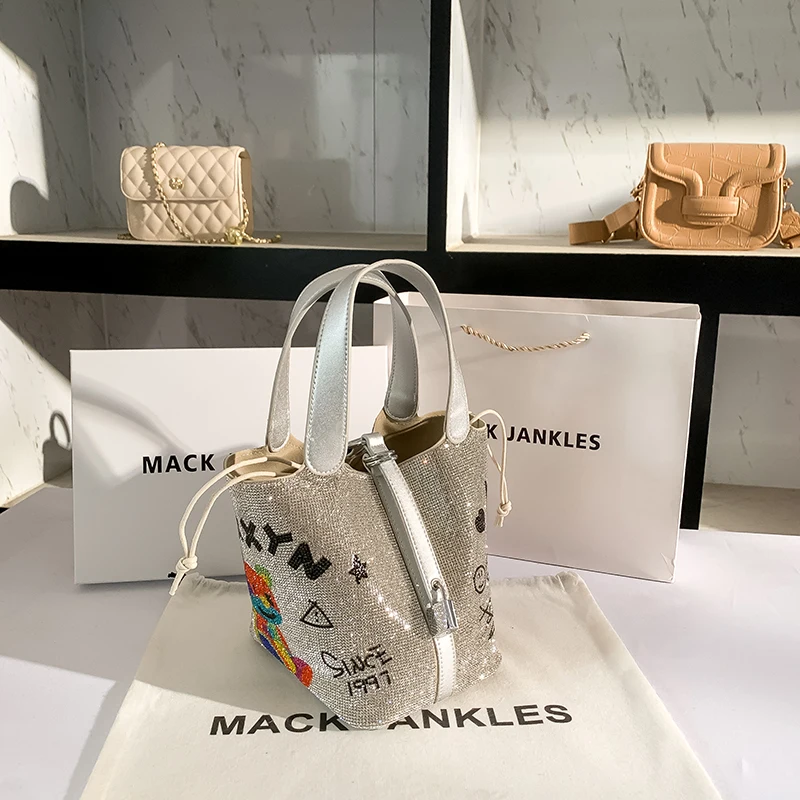 

Fashion Bling Bag Cute Bear Cartoon Graffiti Rhinestone Diamond Bucket Bag Party Evening Clutch Purse Shoulder Bag Women Handbag