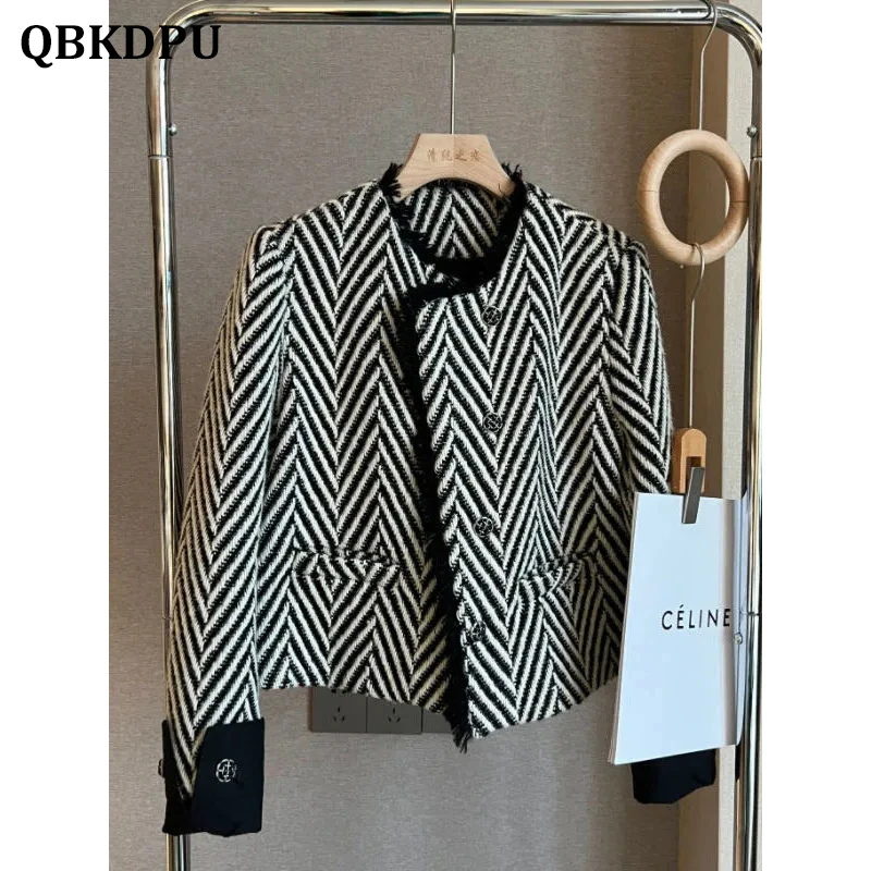 

Black White Striped Design Vintage Tweed Jacket Women Korean Fashion Tassle Weave Woolen Short Coat Elegant Luxury Veste Femme