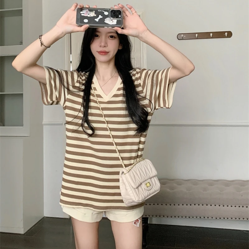 

2023 Summer T Shirt Plus Size Shoulder V Neck Slim Black And White Stripes Design Sense Niche Short Sleeved Free Shipping