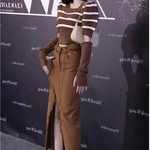 

Женские осенние модные костюмы 2023, женские короткие полосатые трикотажные топы, Женская облегающая юбка с высокой талией, комплекты из двух...