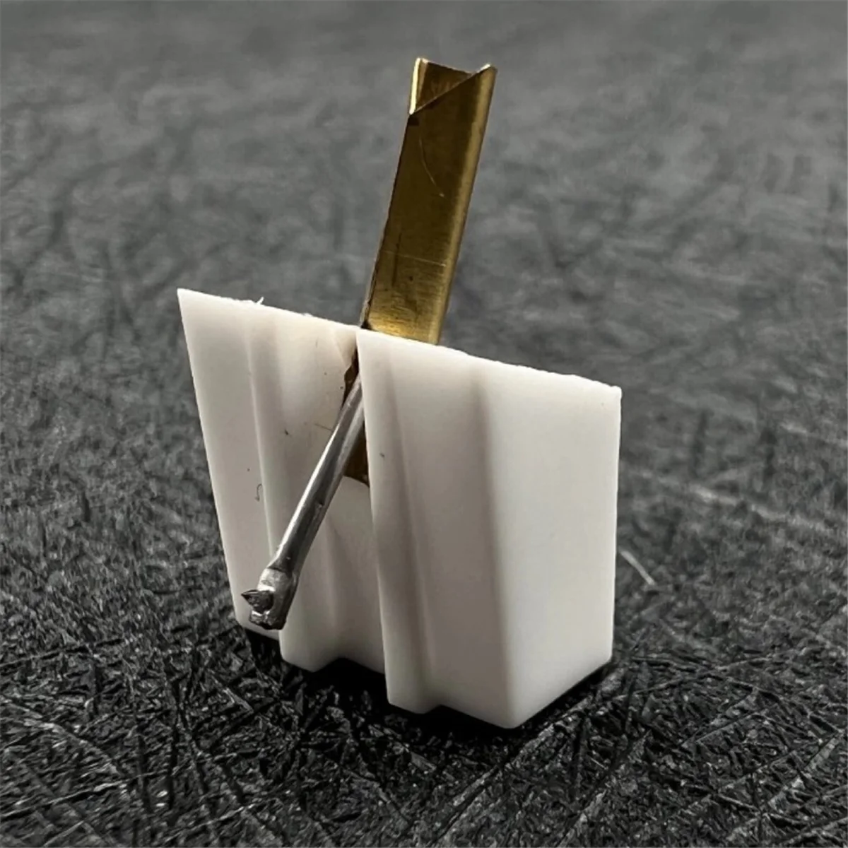 Сменный алмазный стилус для граммофонного проигрывателя Tenorel N2001 D Pionee PL12D Goldring D100