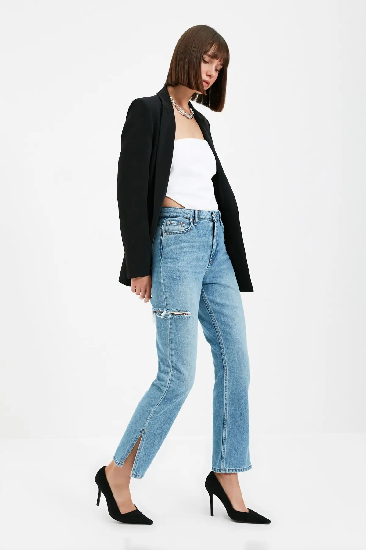 

Trendyol Slit Ripped Detailed High Waist Bootcut Fit Jeans TWOAW22JE0590