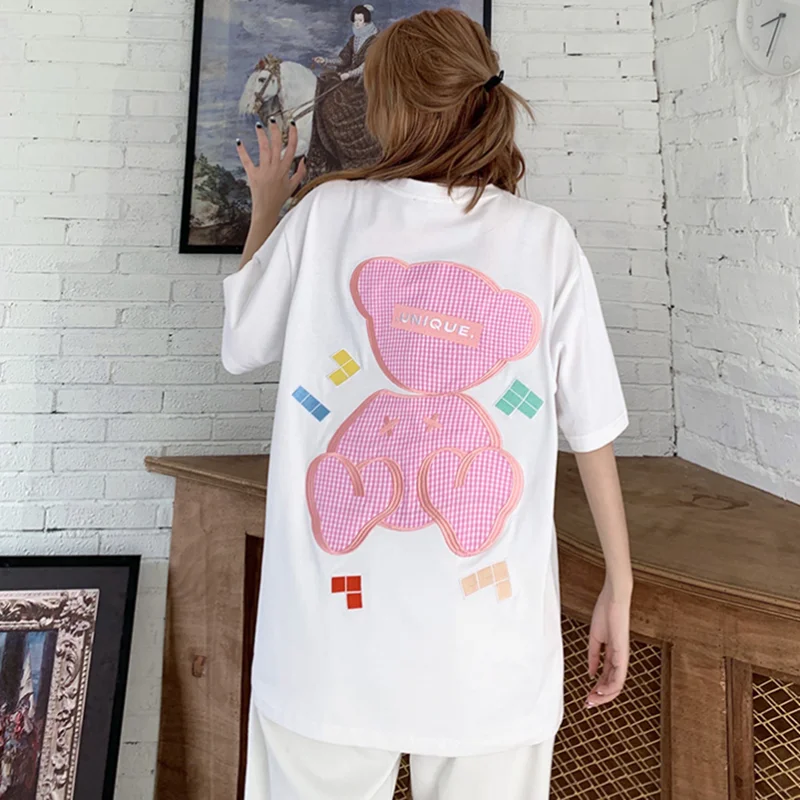 

Футболка женская с вышивкой мишки Kawaii, уличная одежда, лето 2022, свободные футболки большого размера, модные топы с коротким рукавом для деву...