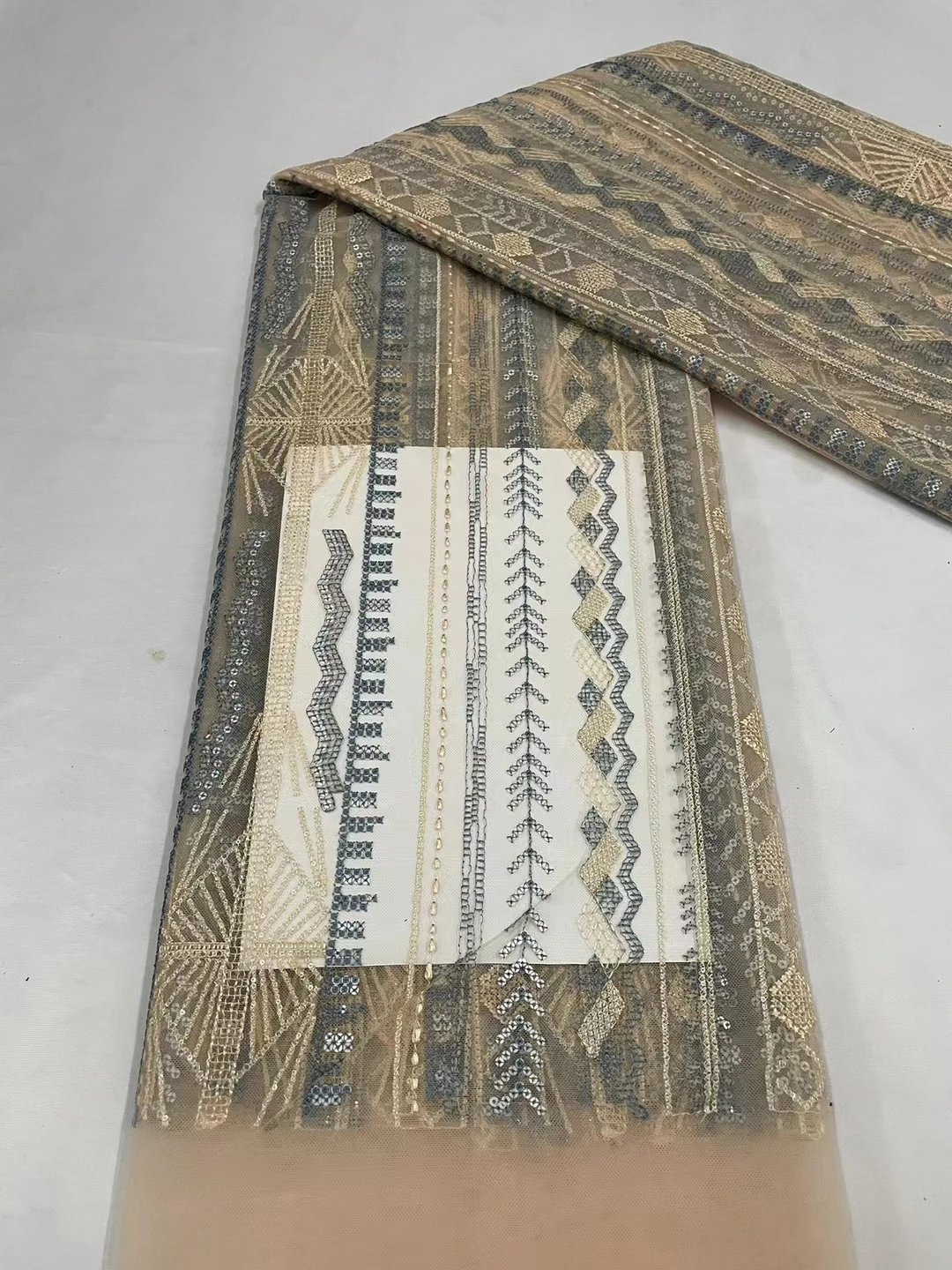 

DXB8902 Africa Fabric Hot Sale High Quality 2022 Embroidered With Sequins Net Lace with 6 Colors Or Party Dress