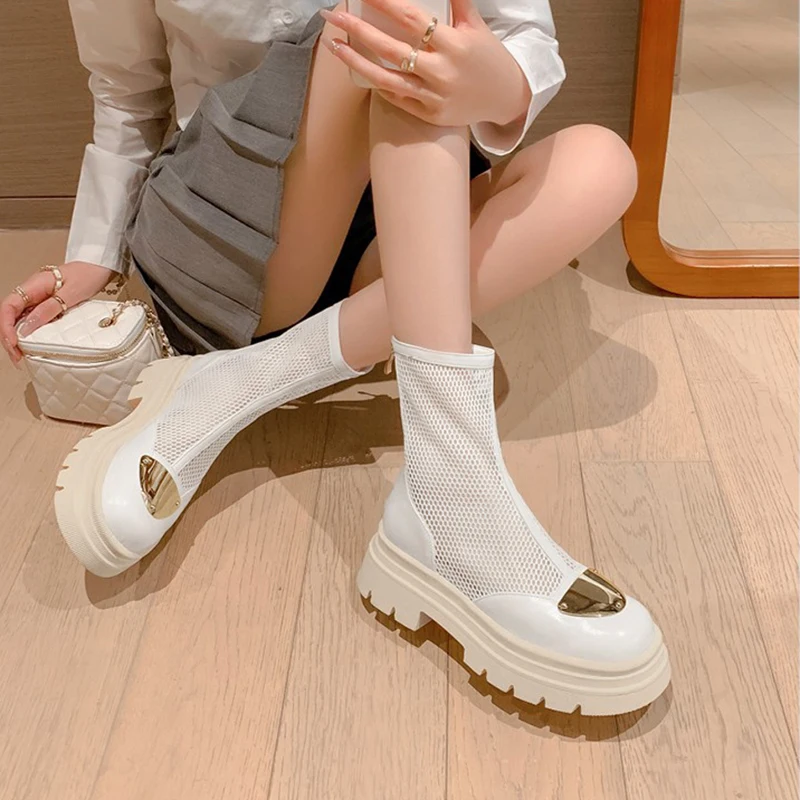 

Breathable Mesh Hollow Women's Martin Boots 2023 Summer New Fashion Thick-soled Thin Mesh Sandals Metal Decoration Size 35-39