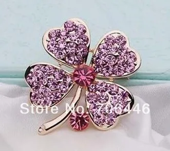 

Gold Tone Pink Rhinestone Crystal Small Clover Leaf Flower Pin Brooch