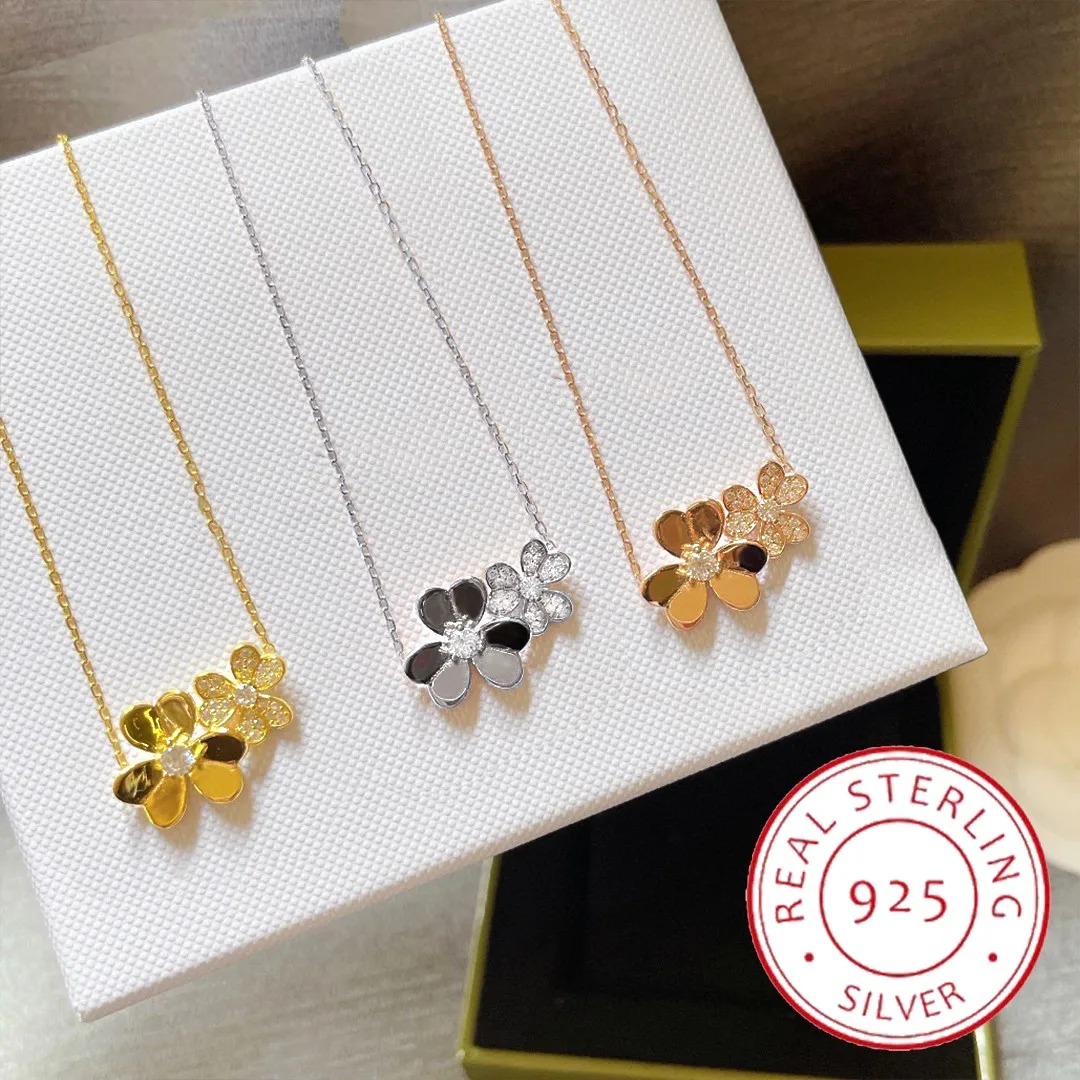 

Classic 925 Sterling Silver Clover Pendant Female Necklace Temperament Luxury High End Ladies Fashion Brand Jewelry Party Gift