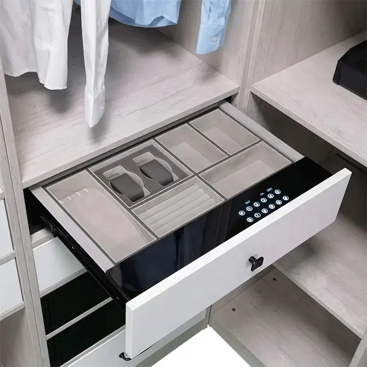 Фото Элитный кожаный шкатулка-сейф для ювелирных изделий с замком по отпечатку пальца для хранения украшений №5