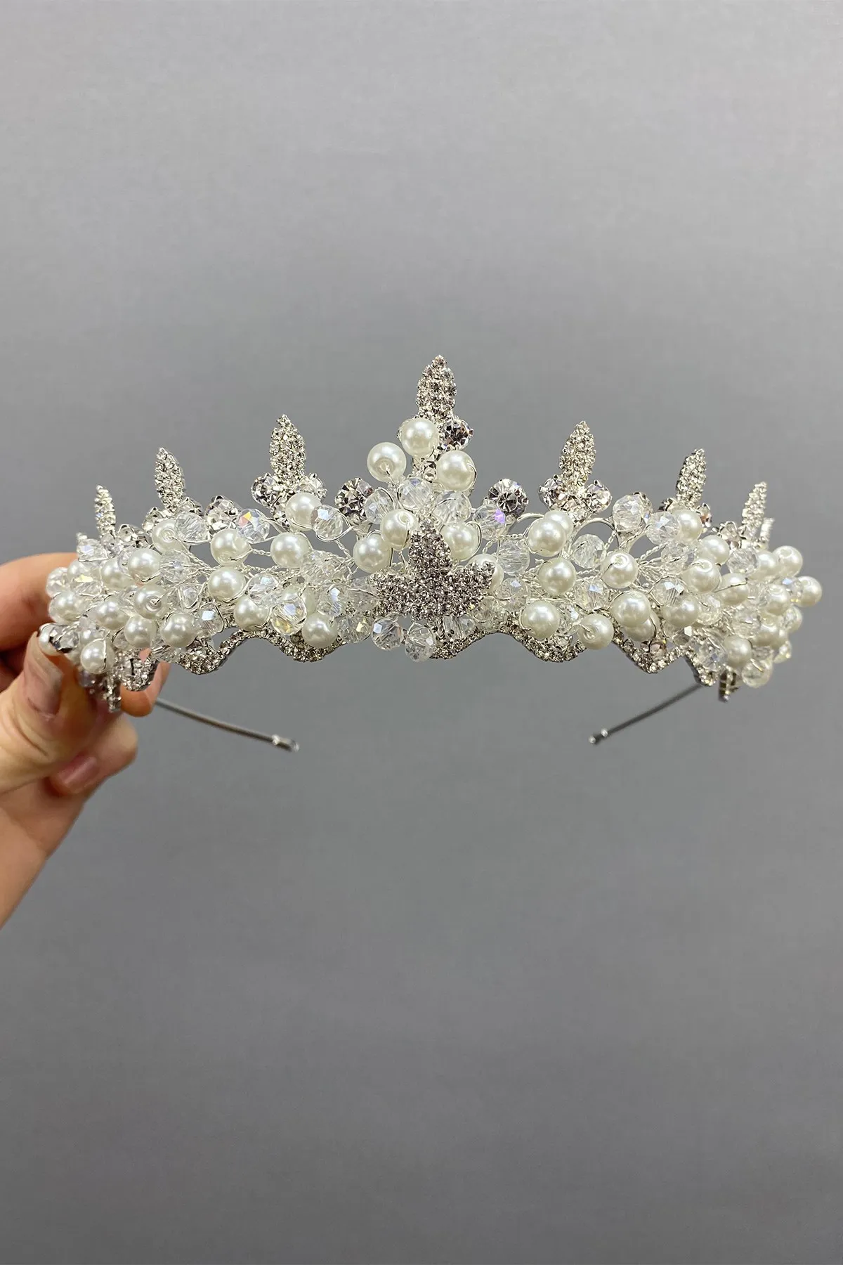 

Свадебная Корона из жемчуга и миндаля
