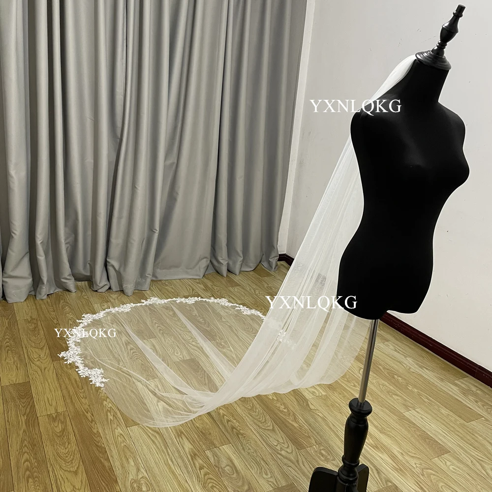 Фата свадебная длиной 3 метра с кружевной каймой и гребнем |