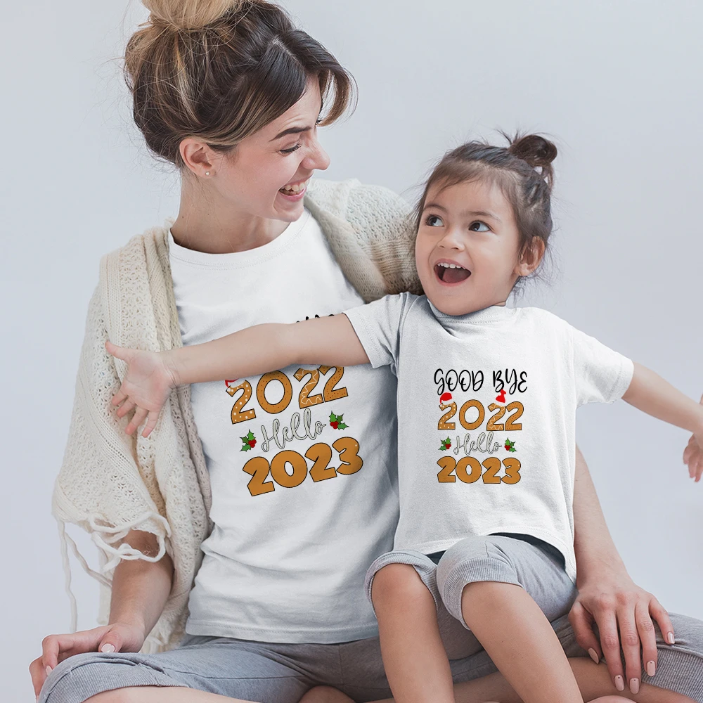 Купи Children's Clothes 2022 Goodbye Hello 2023 Fashion Matching Family T Shirt White New Creative Casual Baby Jumpsuit Short Sleeves за 233 рублей в магазине AliExpress