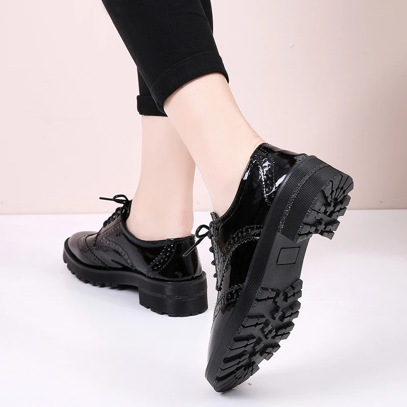 Women Derby Shoes Woman Brogue Handmade Casual Women's Patent Leather Flats Shoes Lace up Shinny New Ladies Flat Shoes