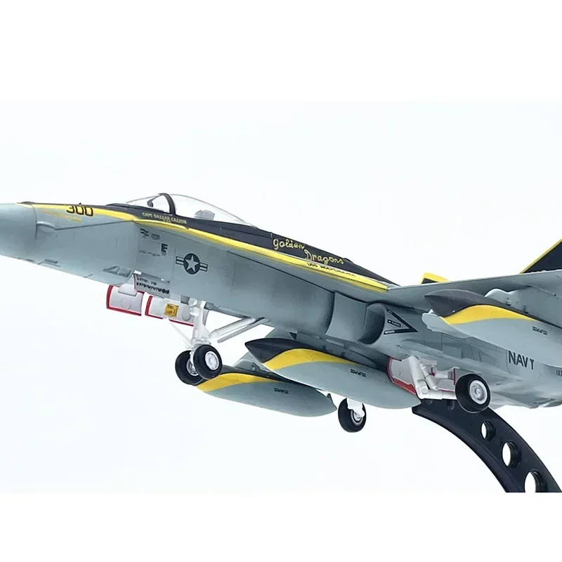 Модель самолета Hornet Fighter F18 масштаб 1:72 США F меньший размер готовый дисплей