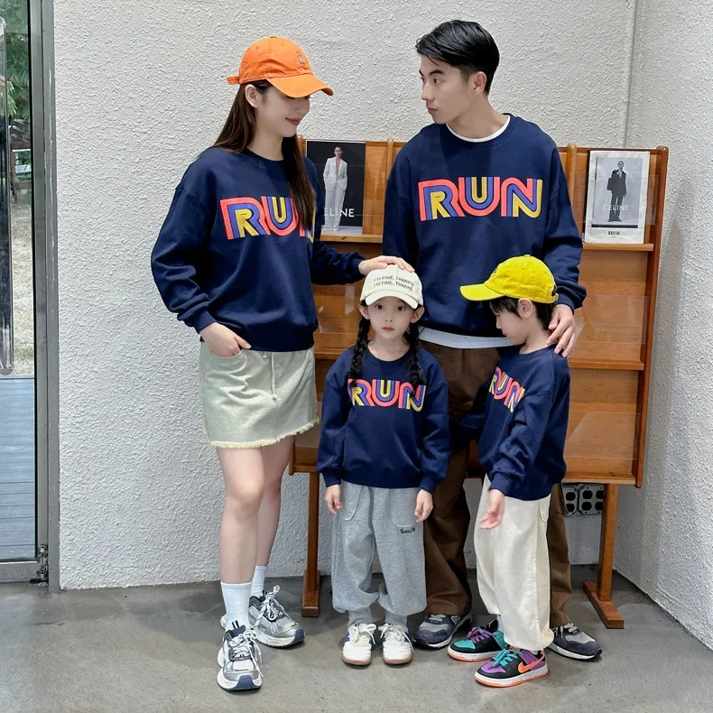 

Детская одежда в Корейском стиле, модель 2023 года, Модный свитшот с длинными рукавами для всей семьи, толстовка для мам, пап и детей, повседневные топы с круглым вырезом