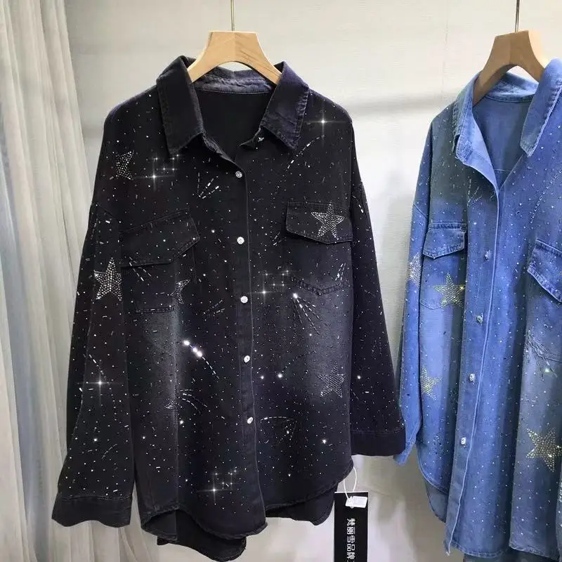 Роскошный стиль джинсовая куртка с карманами и блестящими камнями для женщин