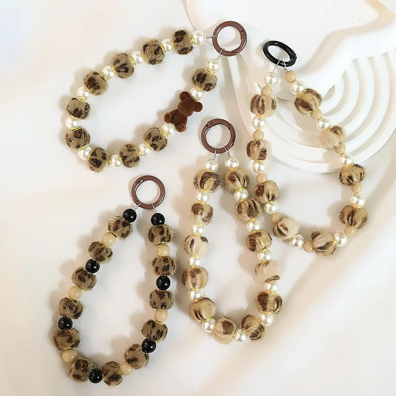 Брелок с милым медведем подвеска бусинами из смолы цепочка для ключей