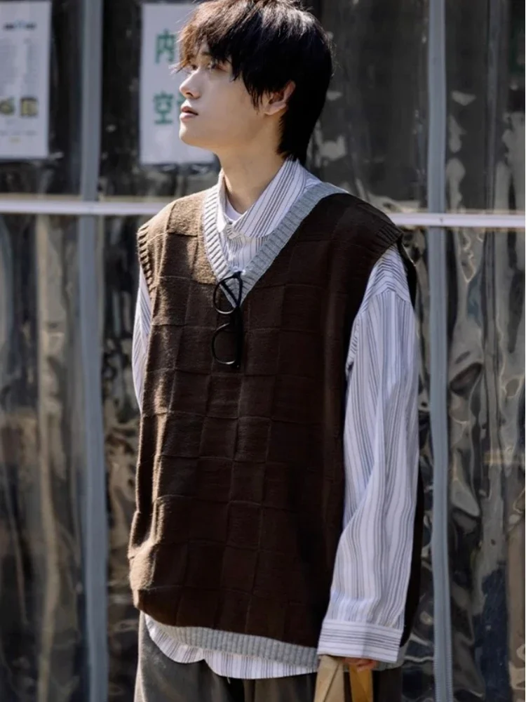 Бежевый вязаный свитер Мужской жилет с V-образным вырезом без рукавов Мужская