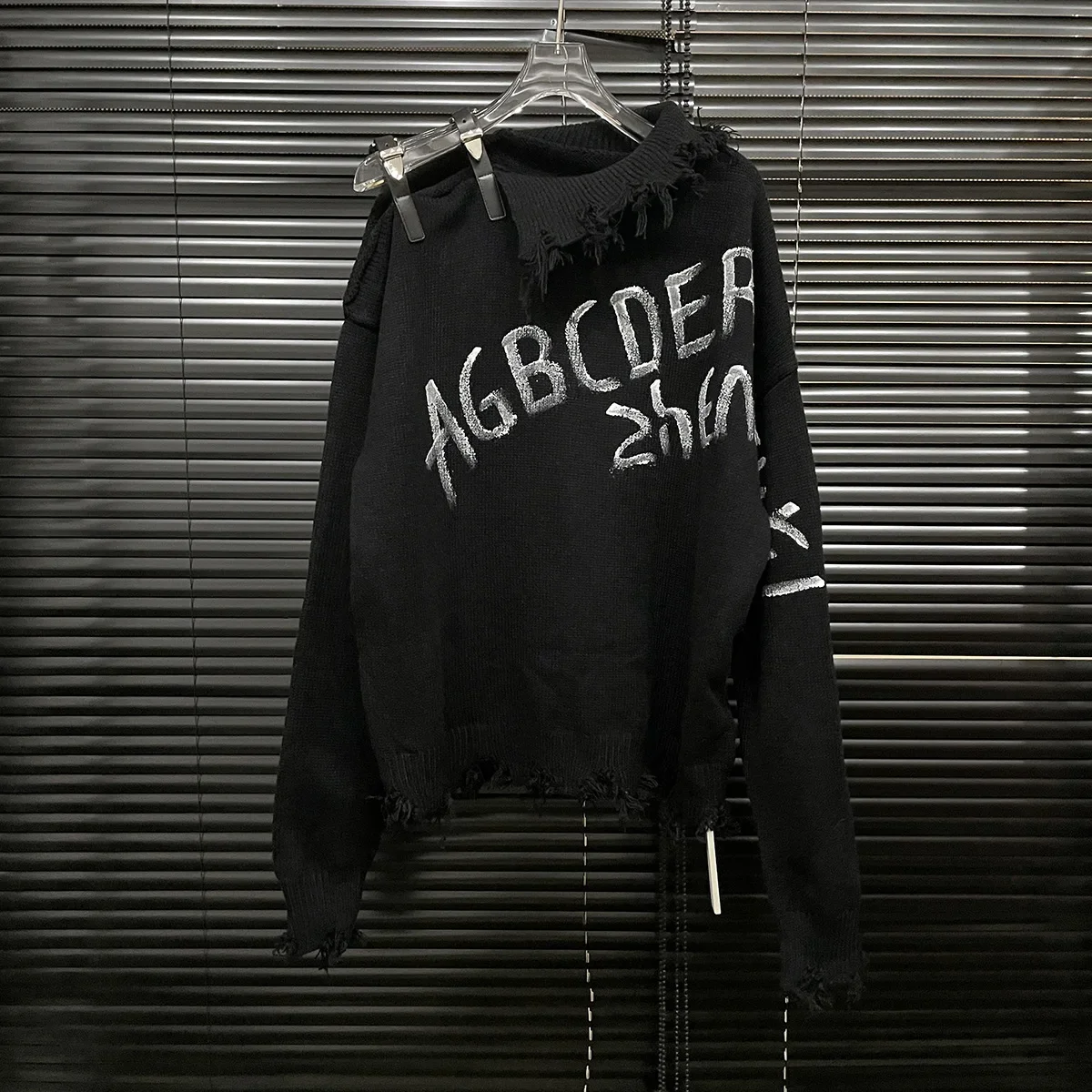 Осень 2024 вязаный свитер с открытыми плечами женский винтажный нишевый топ в