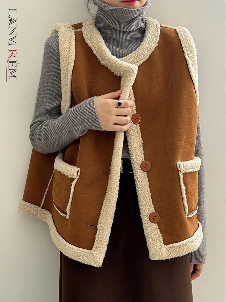 

LANMREM винтажный Толстый жилет из овечьего меха для женщин с круглым вырезом и карманами контрастного цвета пальто без рукавов Мода 2023 зима новинка 2AA3919