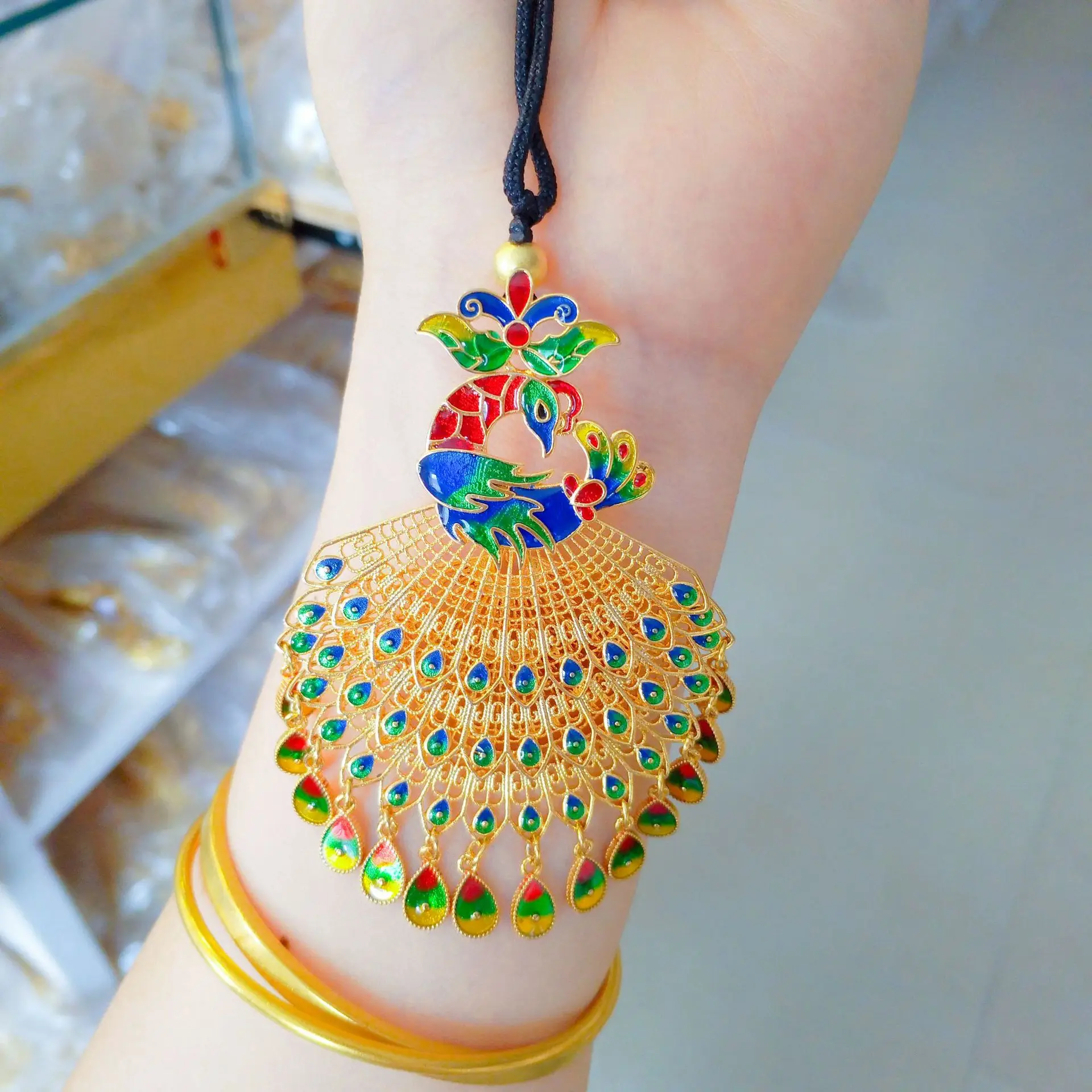 Женское ожерелье из чистого золота с эмалью 24 карата и открытым хвостом