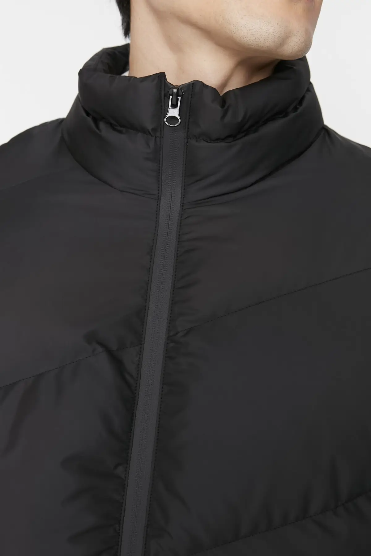 Black Men's Regular Fit Oblique Windproof Jacket TMNAW23MO00073