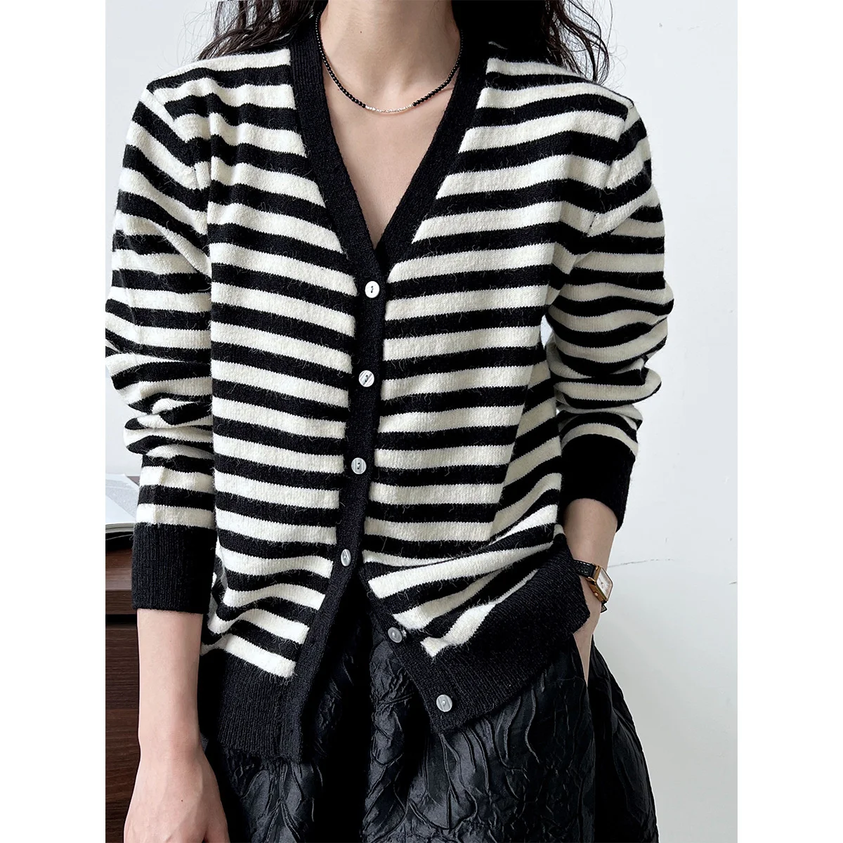

Women Stripe V-Neck Knit Cardigan Thin Sweater Coat Black White / Red White / Green Brown