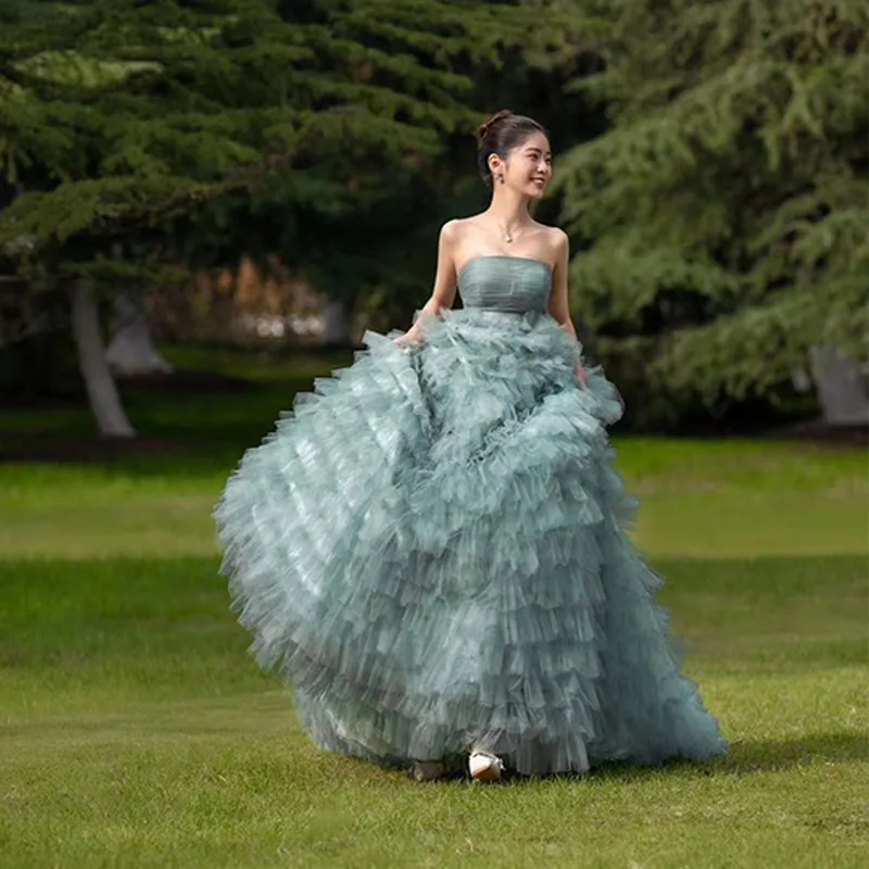 

Sexy Strapless Women Wedding Dress With Small Train Fashion Tiered Colorful Vestidos De Novia New Simple Robe De Mariee