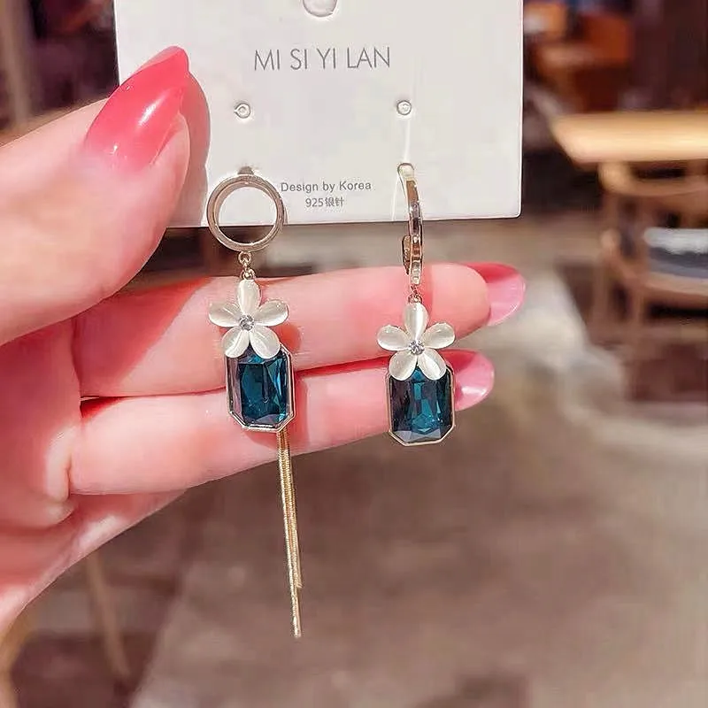 

925 Silver Needle Korean Temperament Asymmetrical Geometric Crystal Tassel Earrings East Gate Super Fairy Earrings Fashion