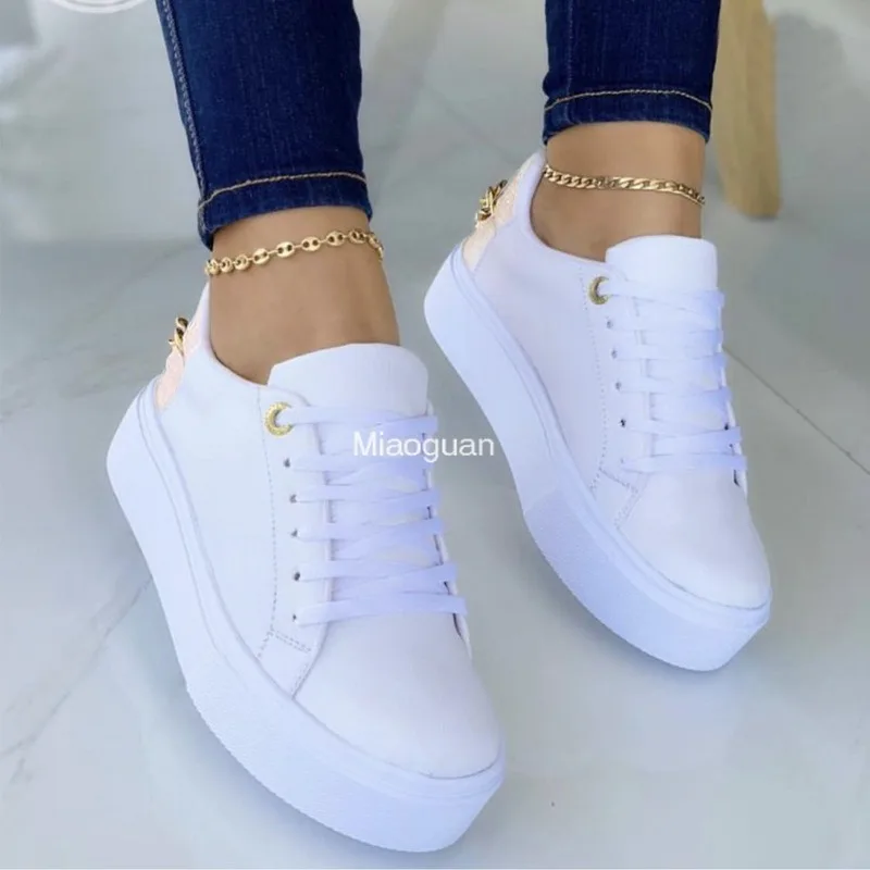 Женские кроссовки на шнуровке однотонные повседневные плоской подошве