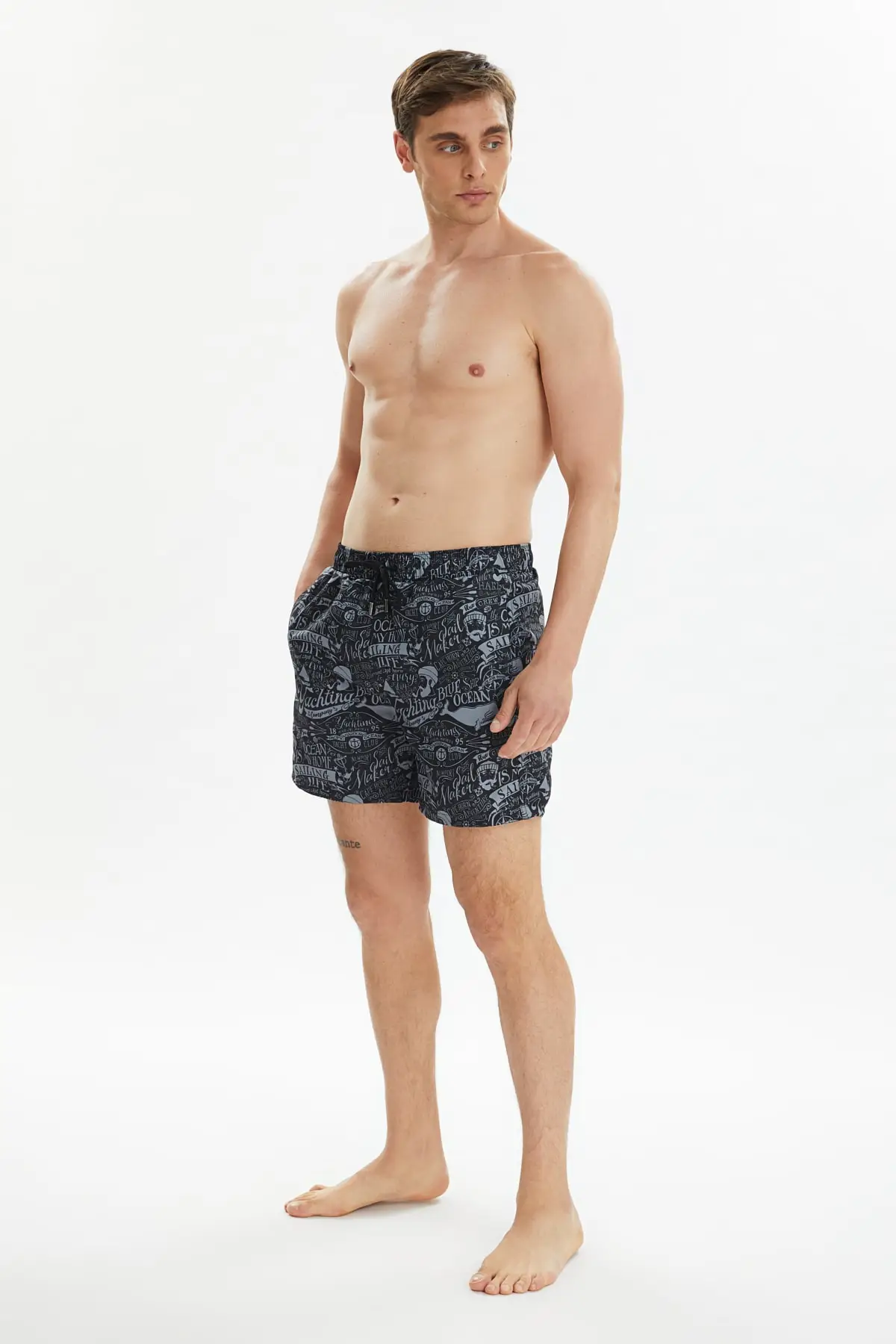

Black Men 'S Lettering Printed New Sea Shorts
